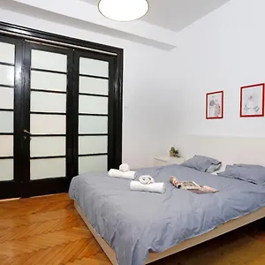 Lovely With 2 Bedrooms Apartamento