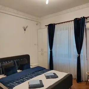 Royal In Old Town Apartamento